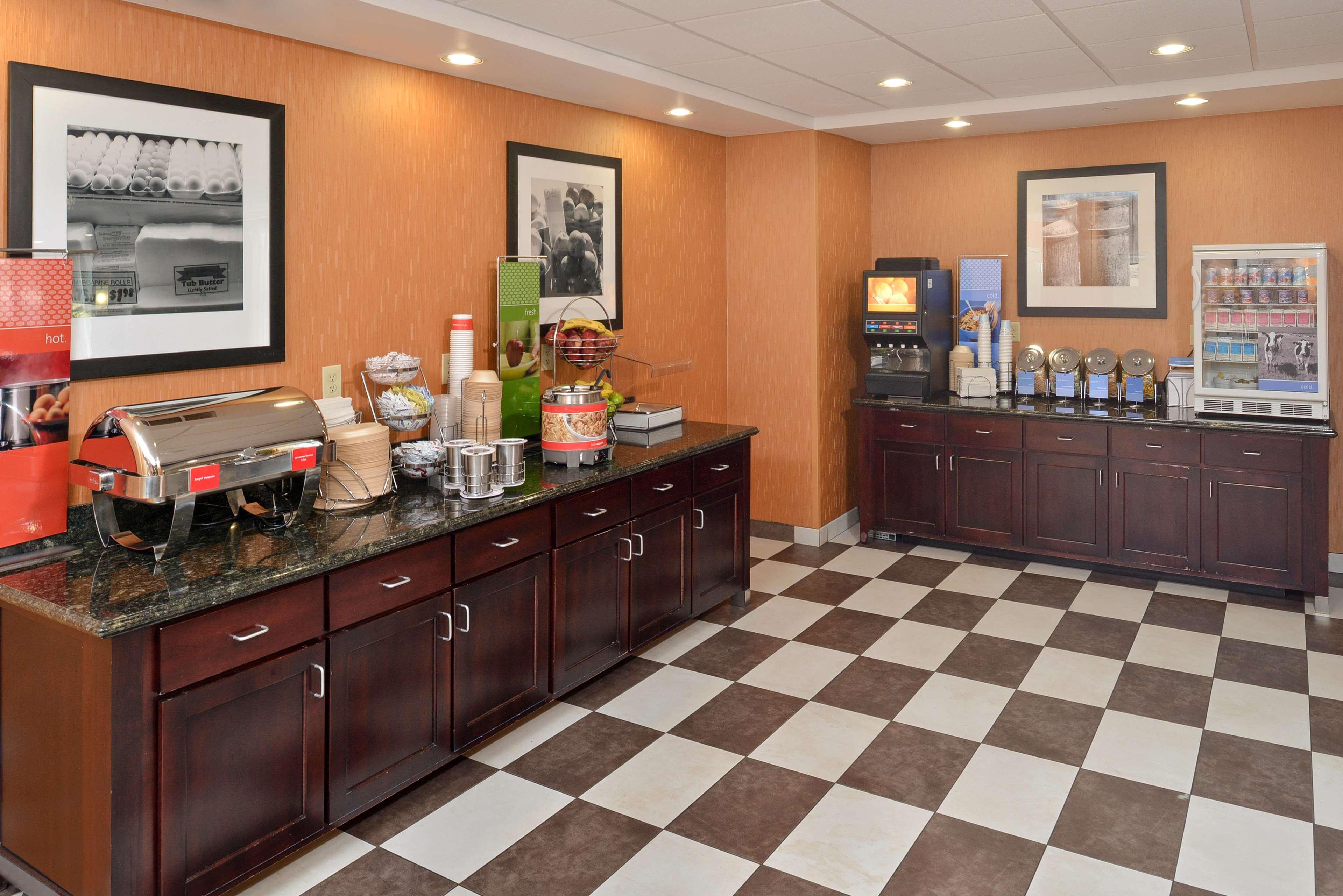 Hampton Inn Muscatine Zewnętrze zdjęcie